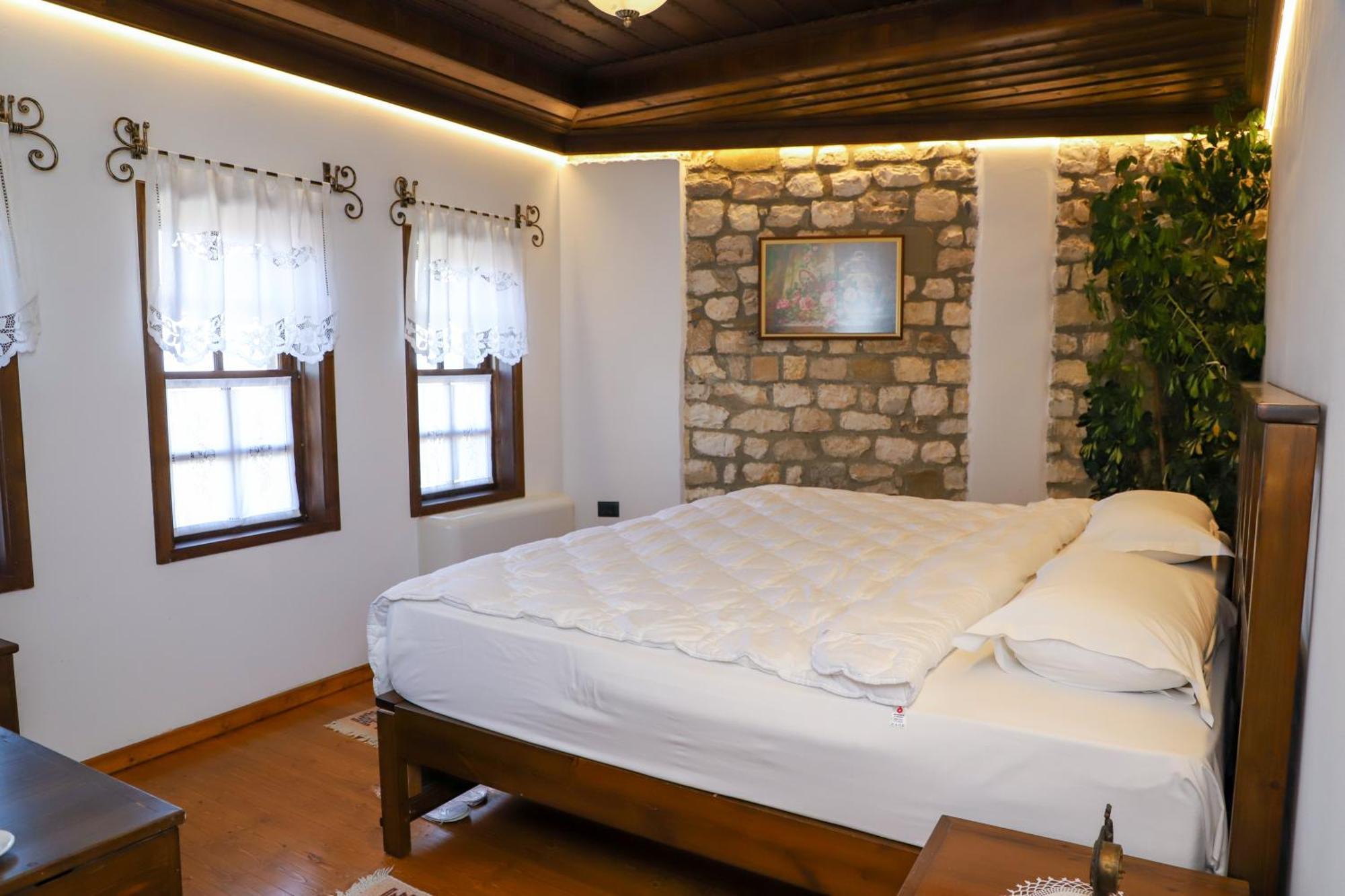 Villa Oda Tomori Berat Bagian luar foto